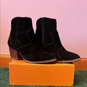 Black suede Western bootie size 6